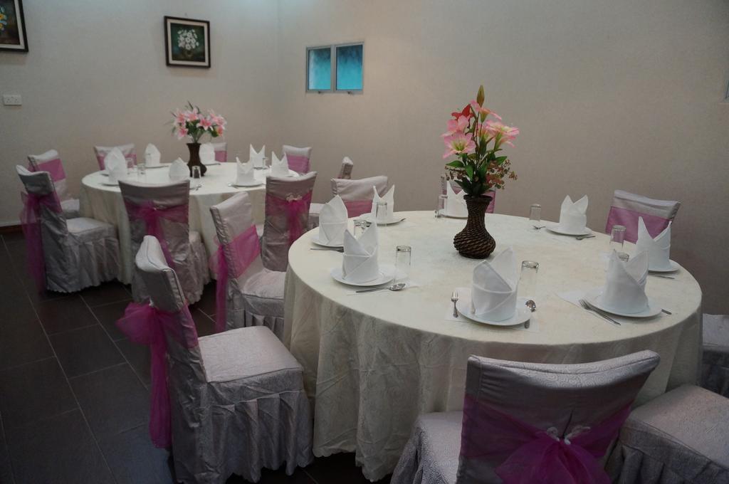 Kampong Jerudong Jeruton Hotel מראה חיצוני תמונה