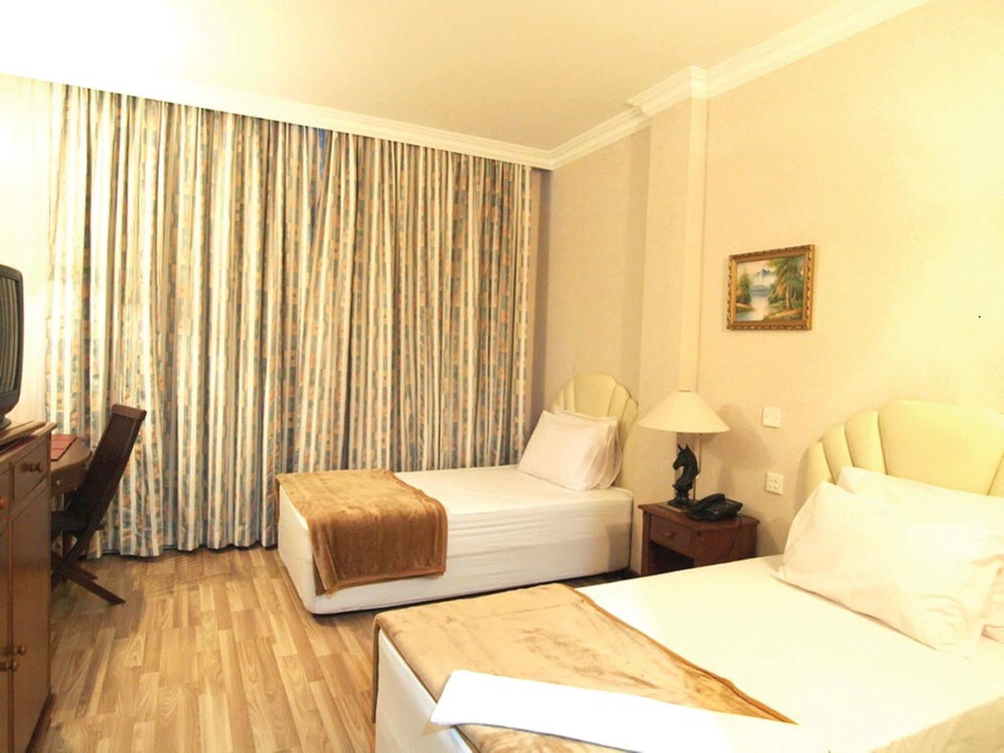 Kampong Jerudong Jeruton Hotel מראה חיצוני תמונה